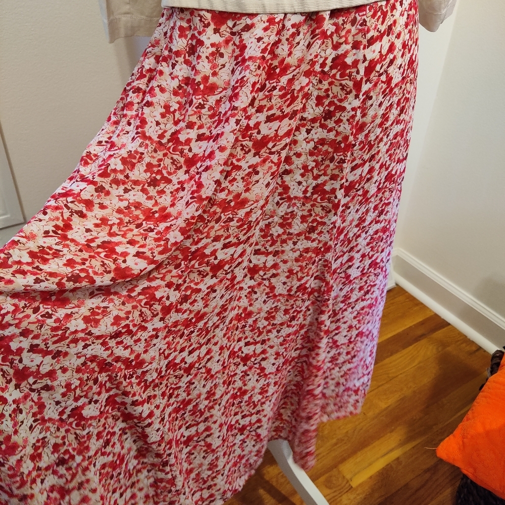 Flowy midi floral skirt